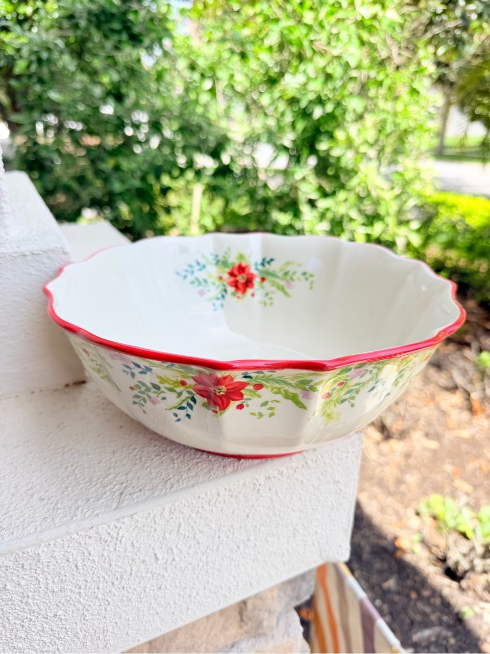 Pioneer Woman Holiday Cheer 10” Serving Bowl